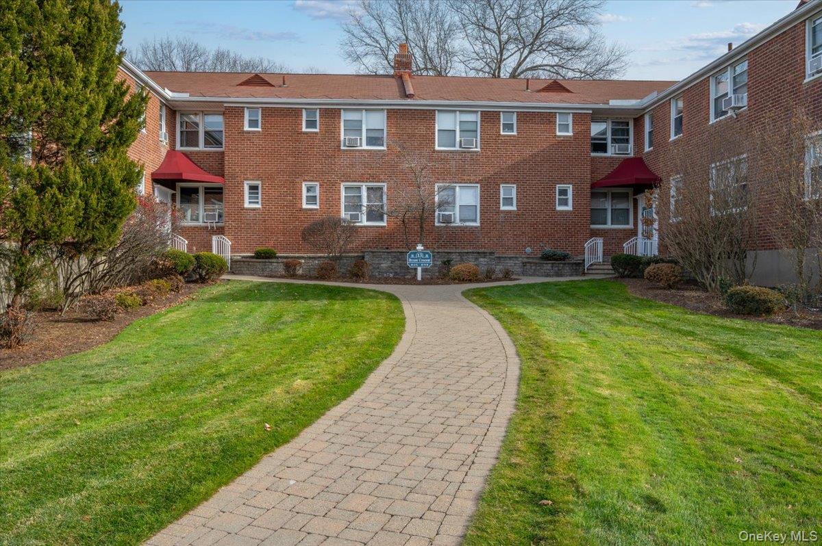 13 Bryant Crescent Unit: 2K
