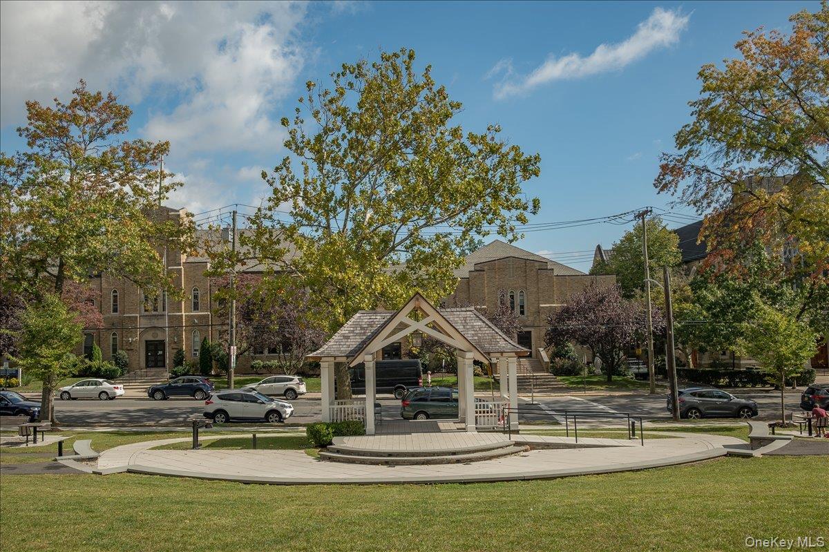 11 Cherry Avenue Unit: 2nd Floor