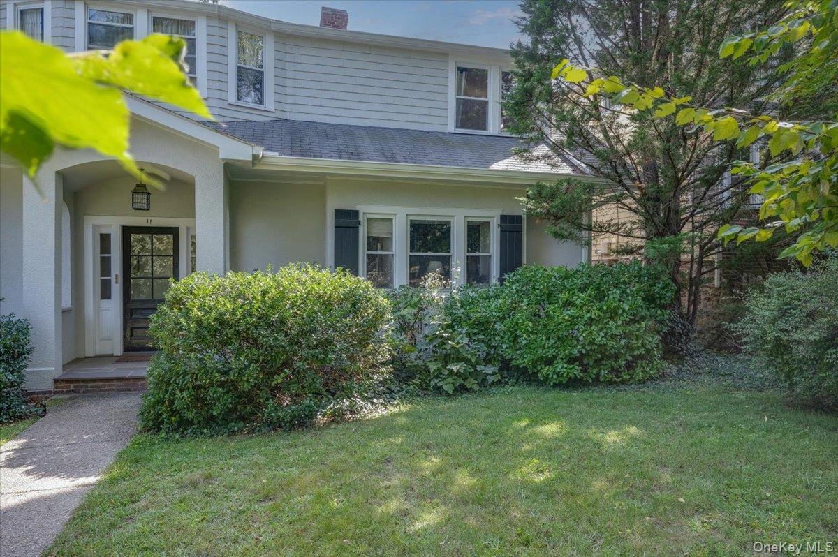 11 Cherry Avenue Unit: 2nd Floor