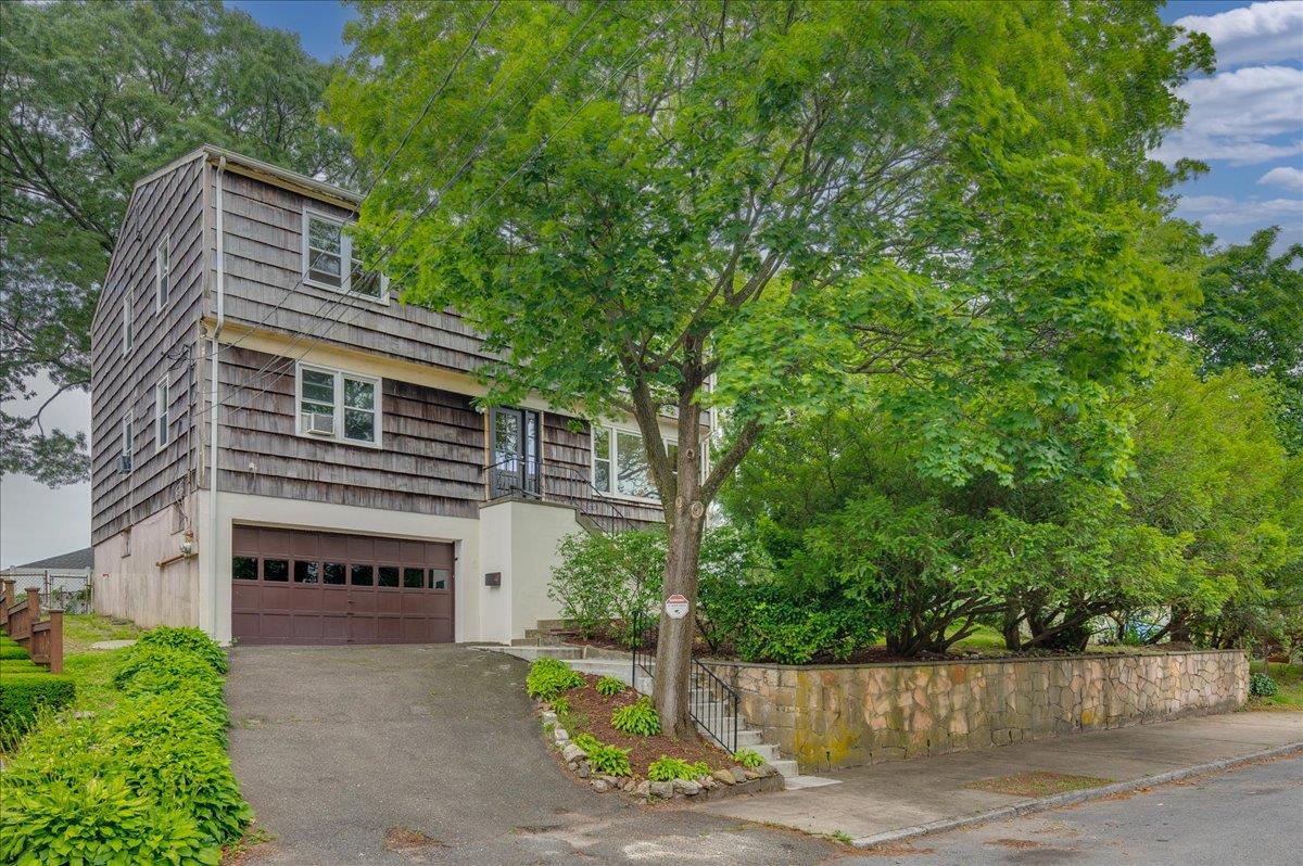 32 Brady Avenue
