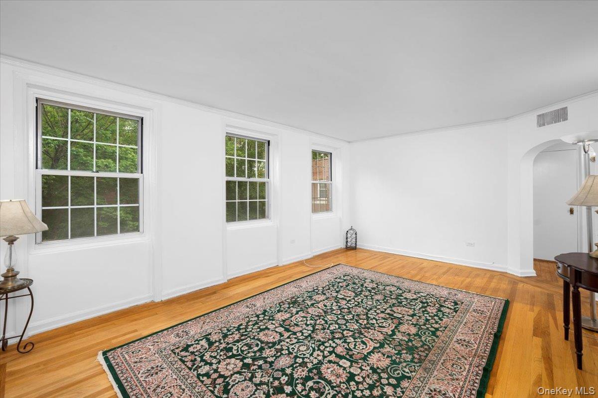 1352 Midland Unit: #3Q