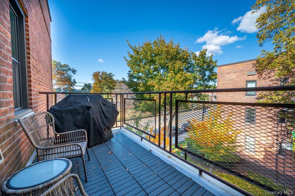 953 W Boston Post Road Unit: 3G