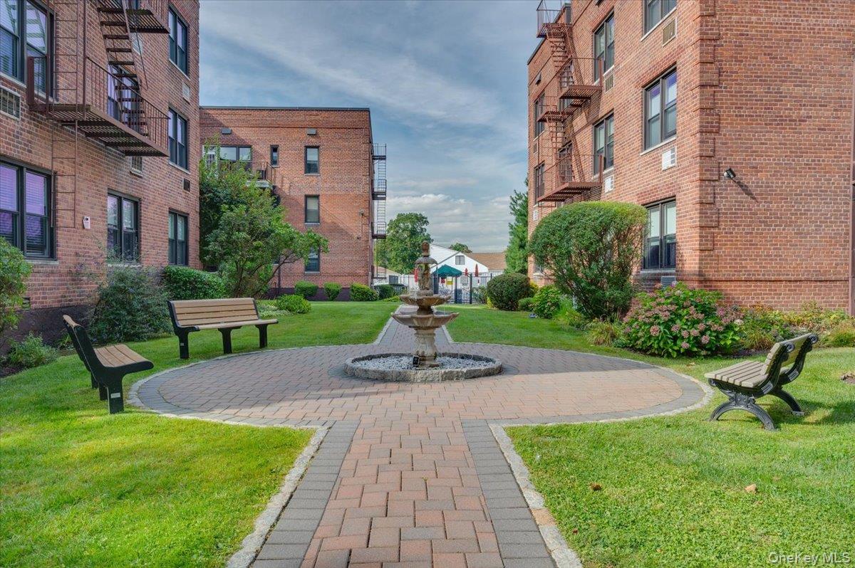 953 W Boston Post Road Unit: 3G