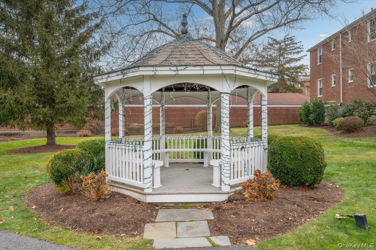 13 Bryant Crescent Unit: 2K