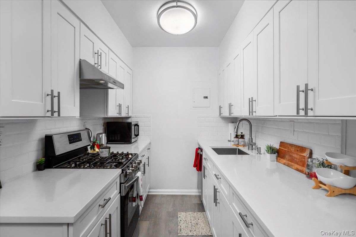 13 Bryant Crescent Unit: 2K