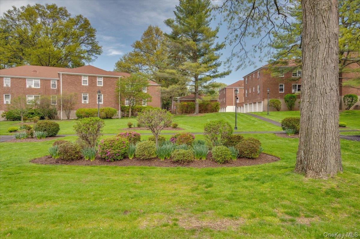 13 Bryant Crescent Unit: 2K