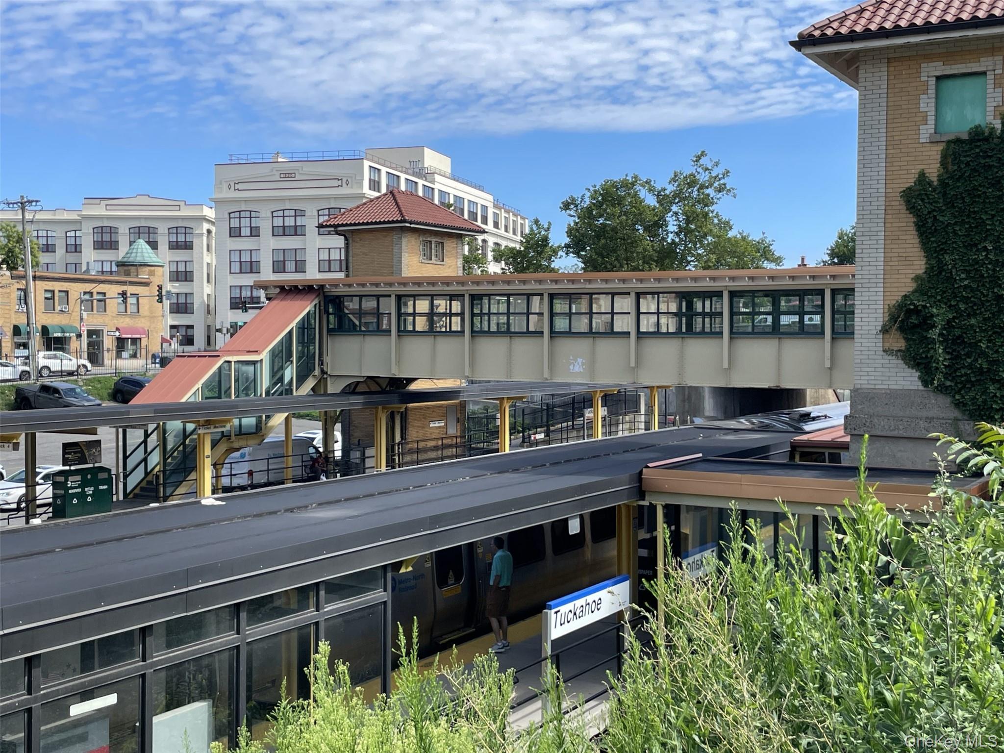 240 Alpine Place Unit: 2B