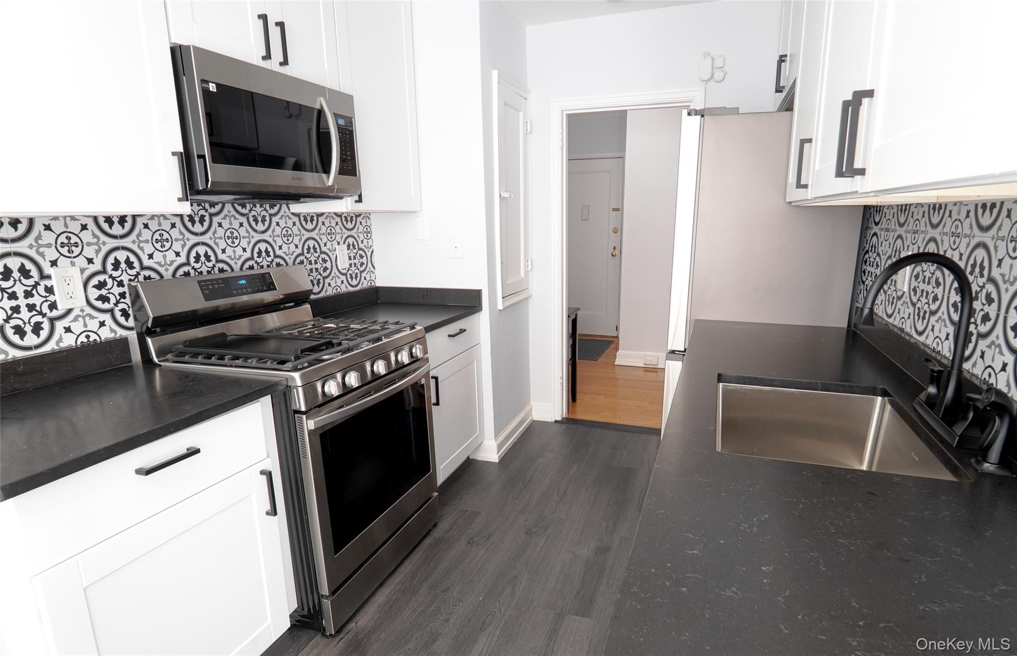 240 Alpine Place Unit: 2B