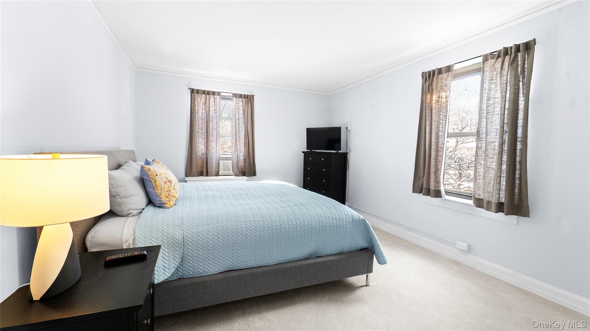 240 Alpine Place Unit: 2B