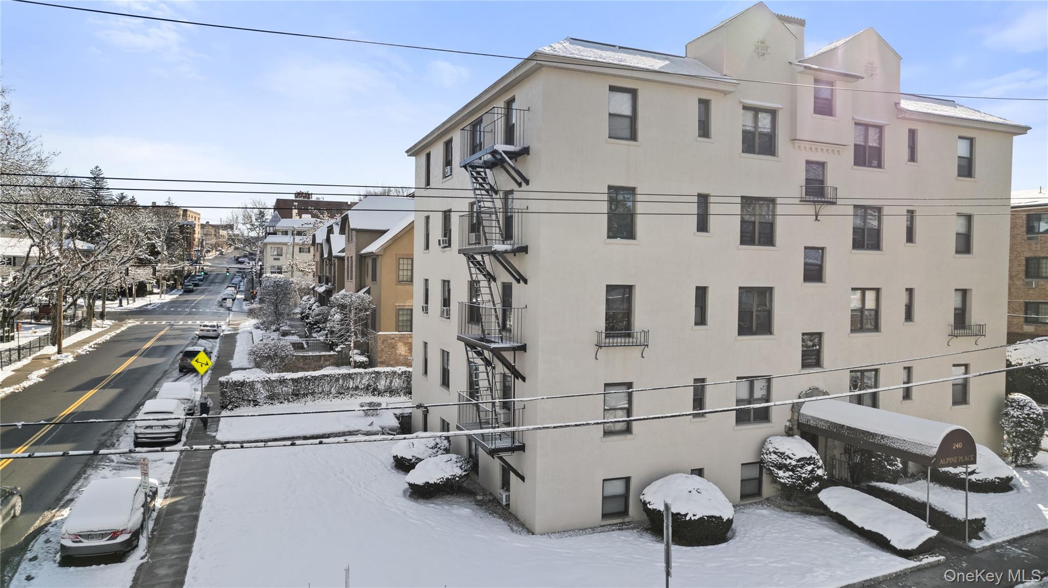 240 Alpine Place Unit: 2B
