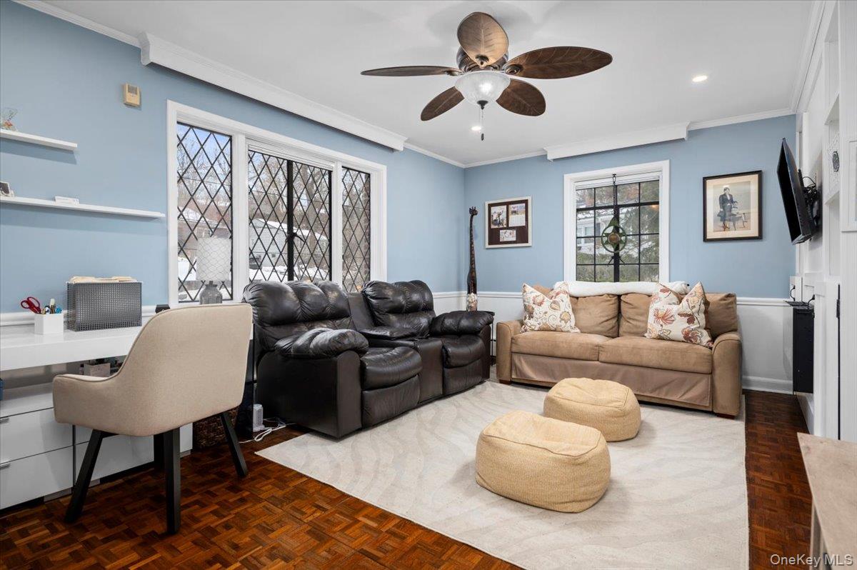 194 Hickory Grove Drive E