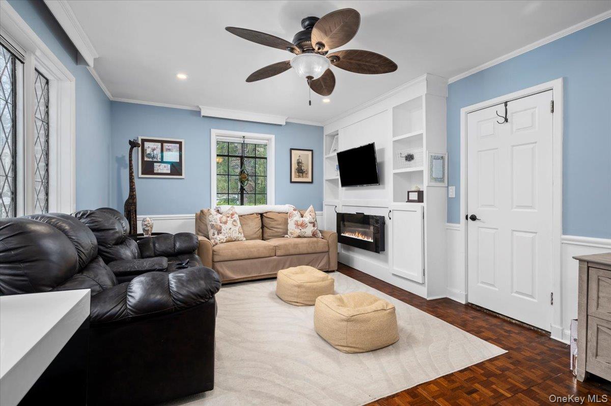 194 Hickory Grove Drive E