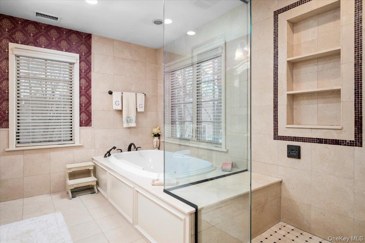 194 Hickory Grove Drive E