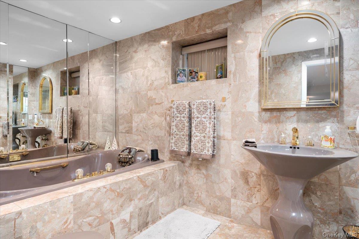 194 Hickory Grove Drive E