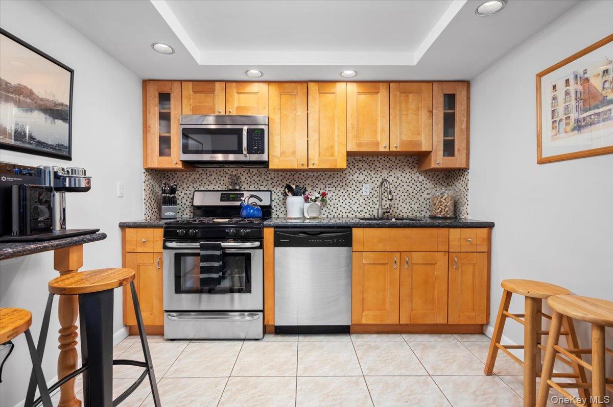 194 Hickory Grove Drive E