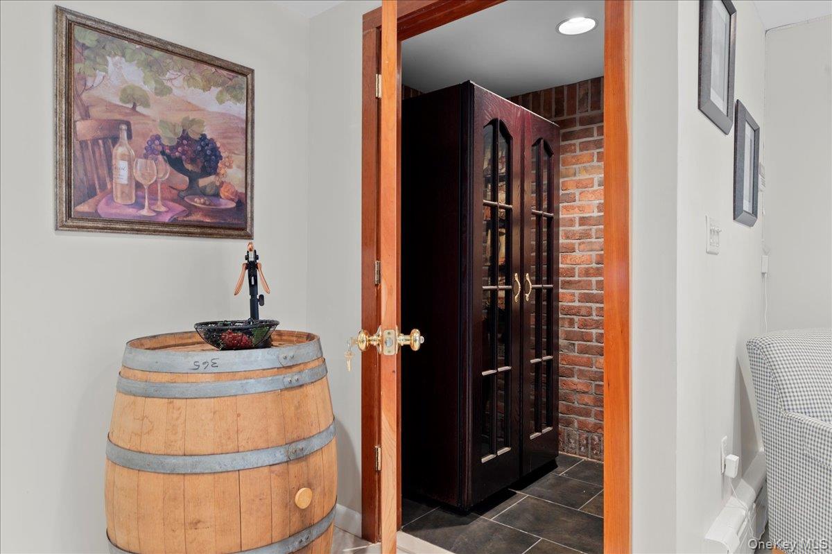 194 Hickory Grove Drive E