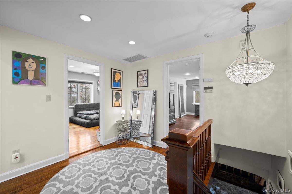 194 Hickory Grove Drive E