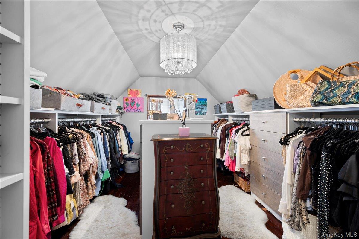 194 Hickory Grove Drive E