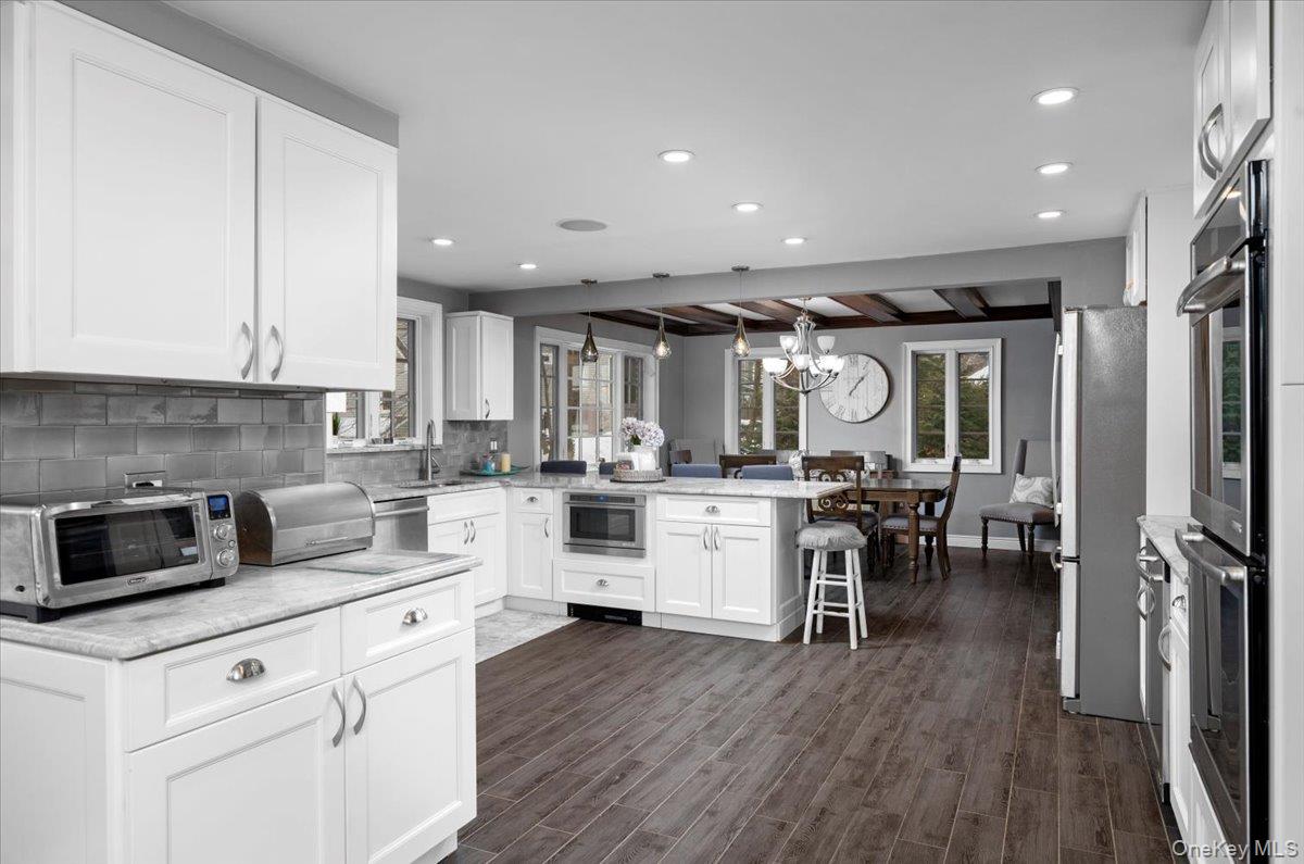 194 Hickory Grove Drive E