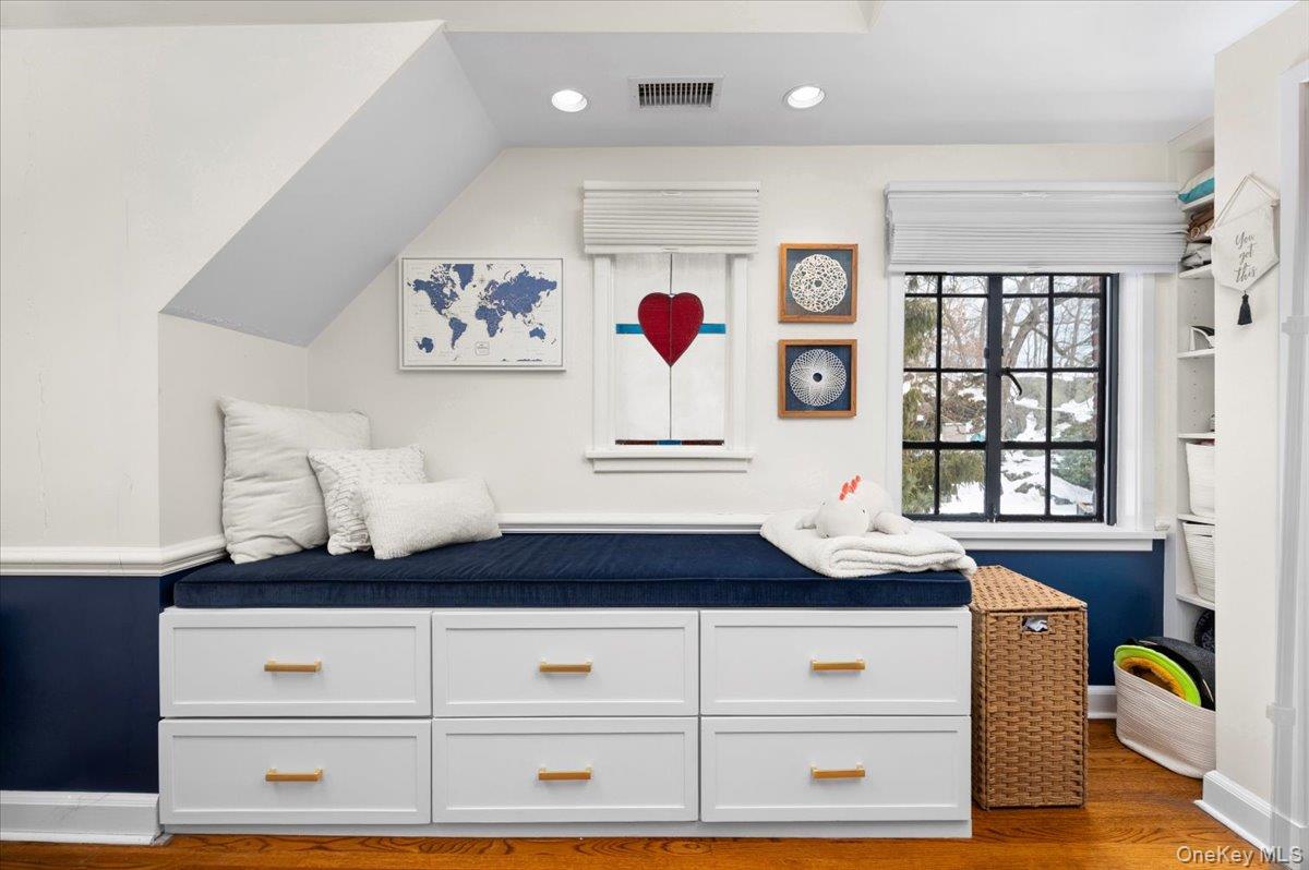 194 Hickory Grove Drive E