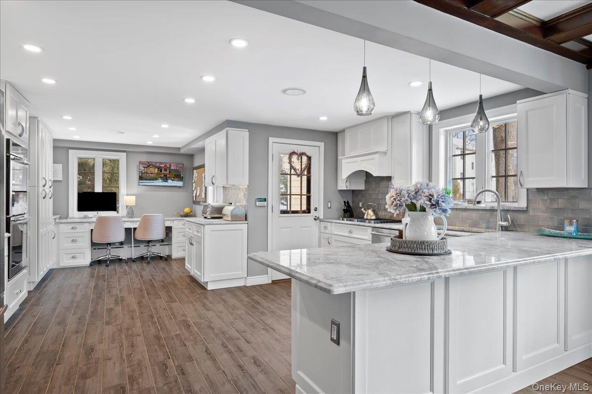 194 Hickory Grove Drive E