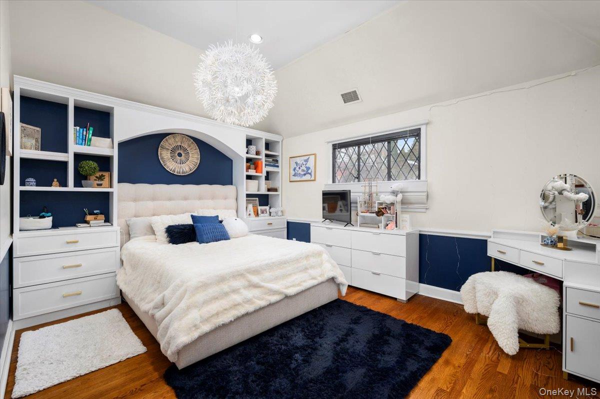 194 Hickory Grove Drive E