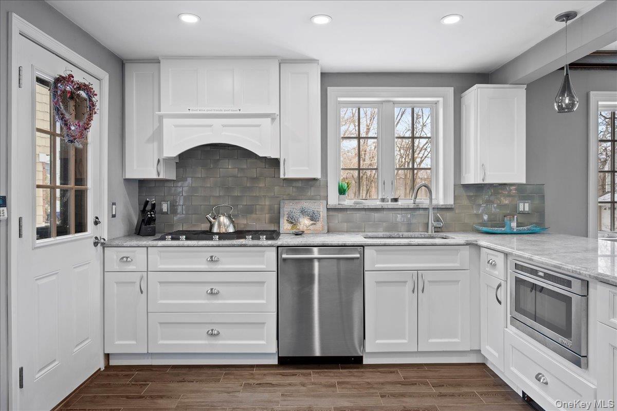 194 Hickory Grove Drive E