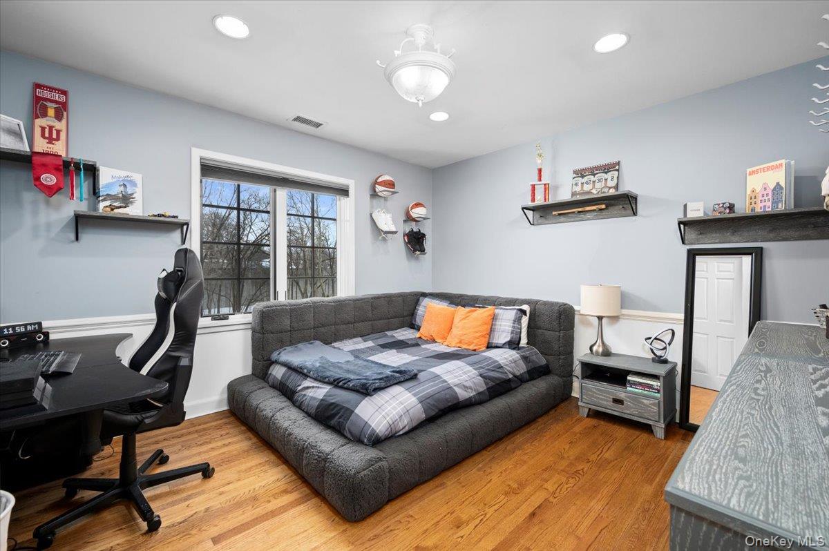 194 Hickory Grove Drive E