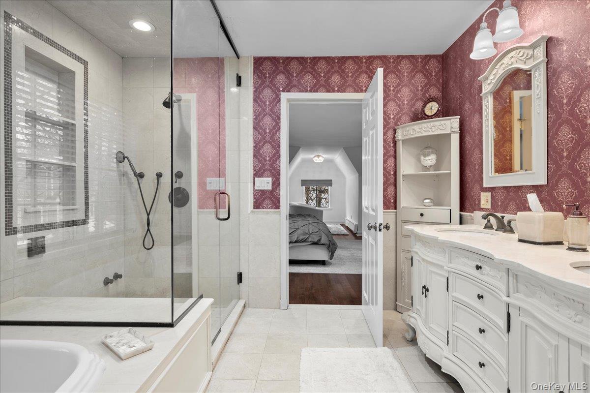 194 Hickory Grove Drive E