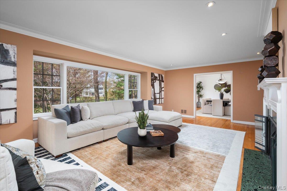 981 Green Meadow Lane