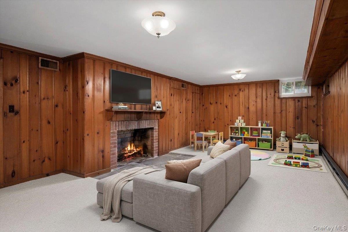 981 Green Meadow Lane