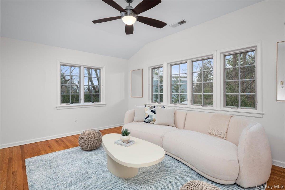 981 Green Meadow Lane