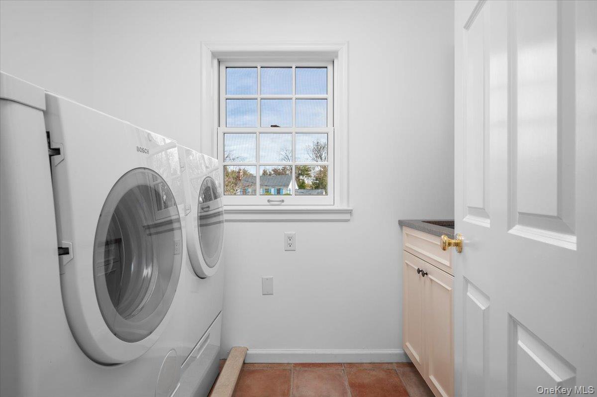 981 Green Meadow Lane