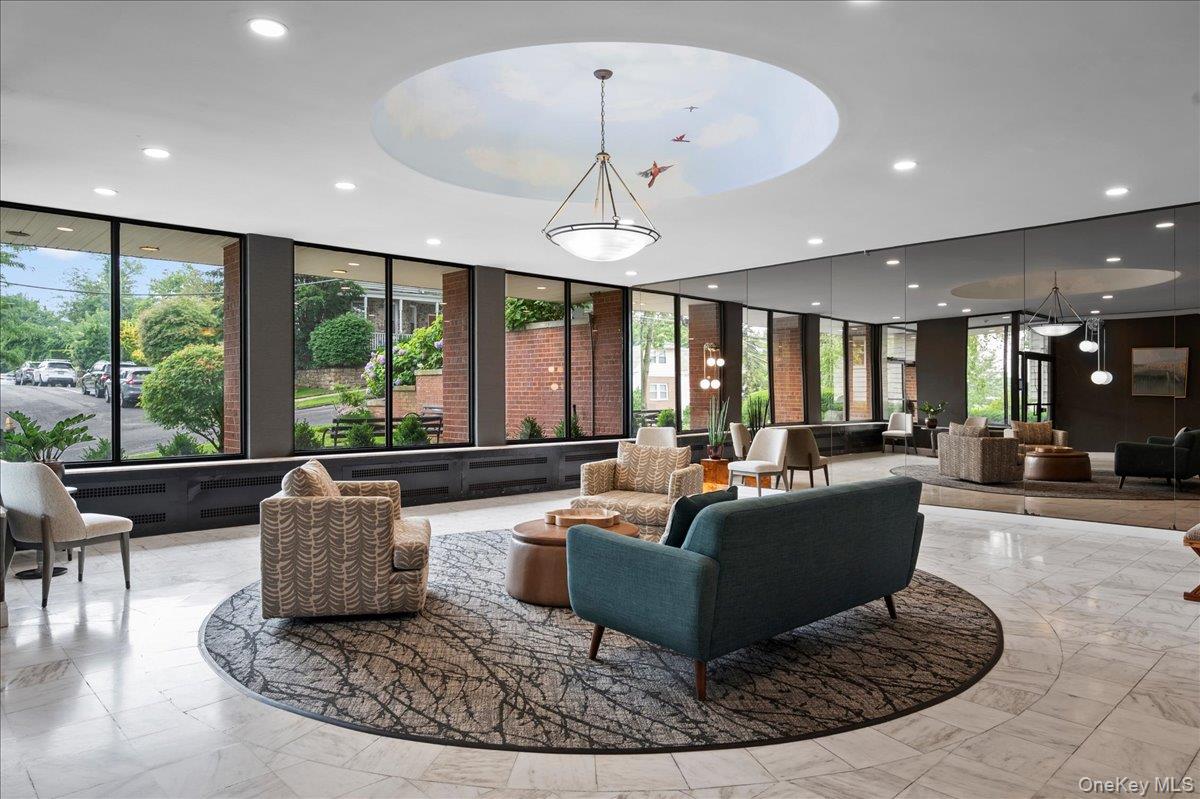 21 Fairview Avenue Unit: 315
