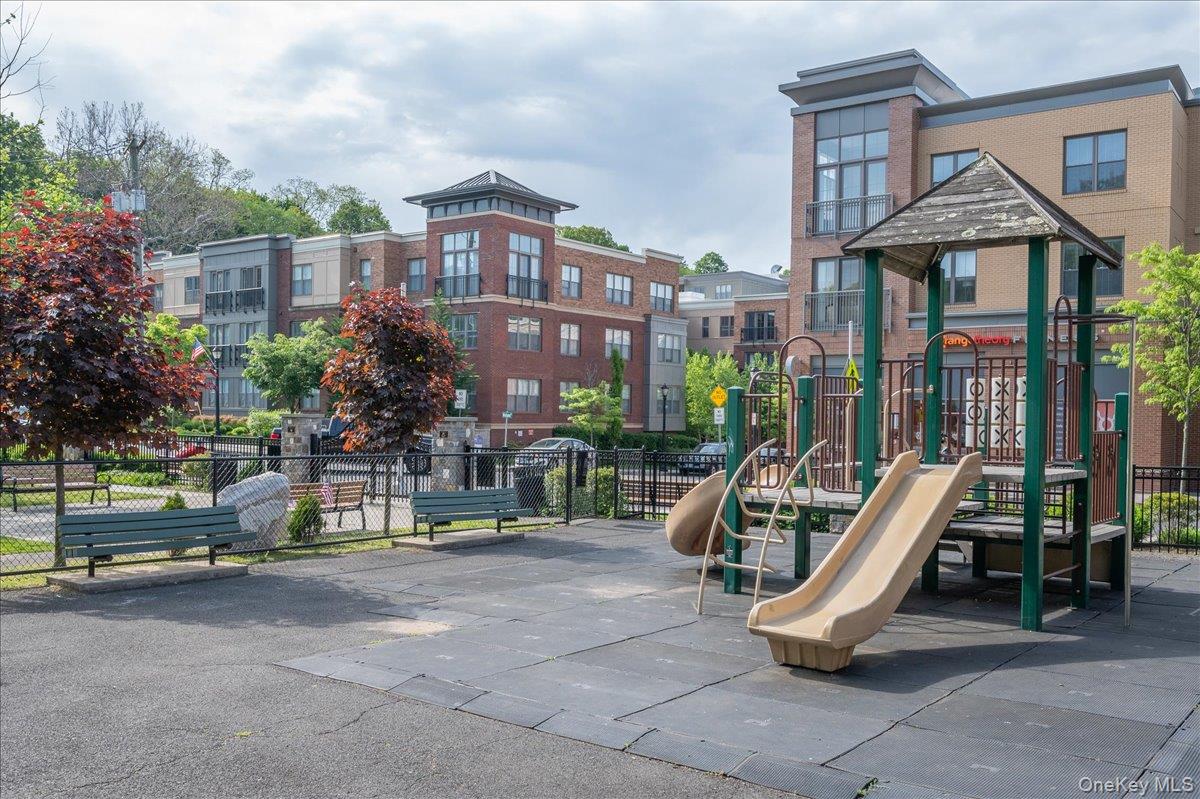 21 Fairview Avenue Unit: 315