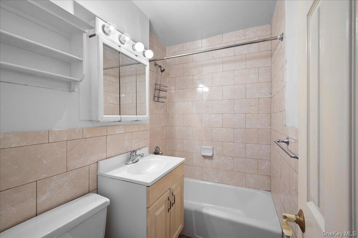21 Fairview Avenue Unit: 315
