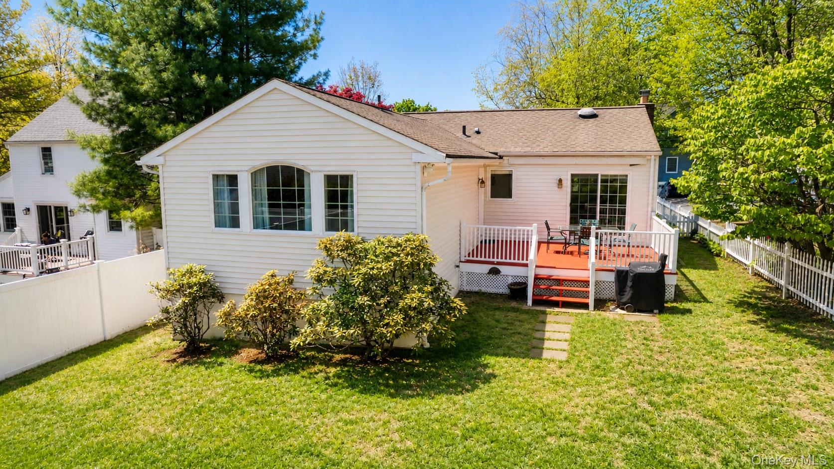 8 Seneca Avenue