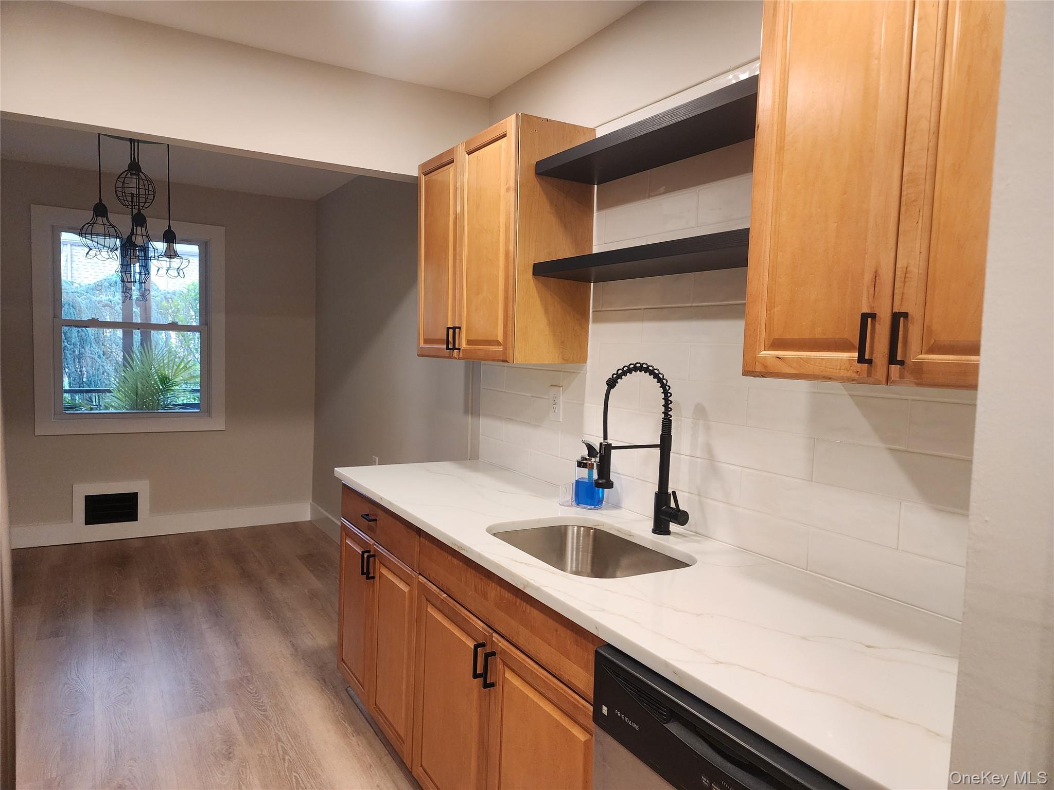 145 New Holland Village