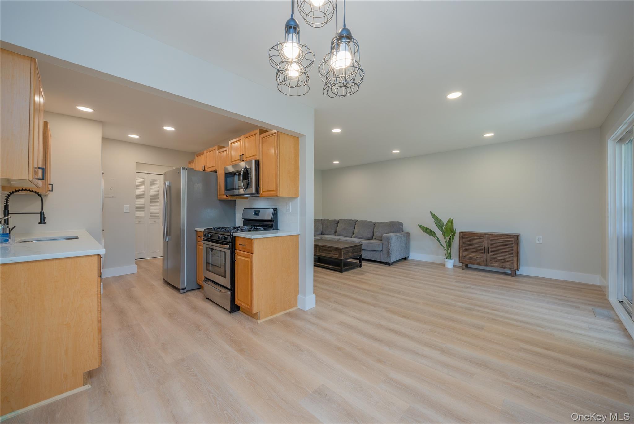145 New Holland Village