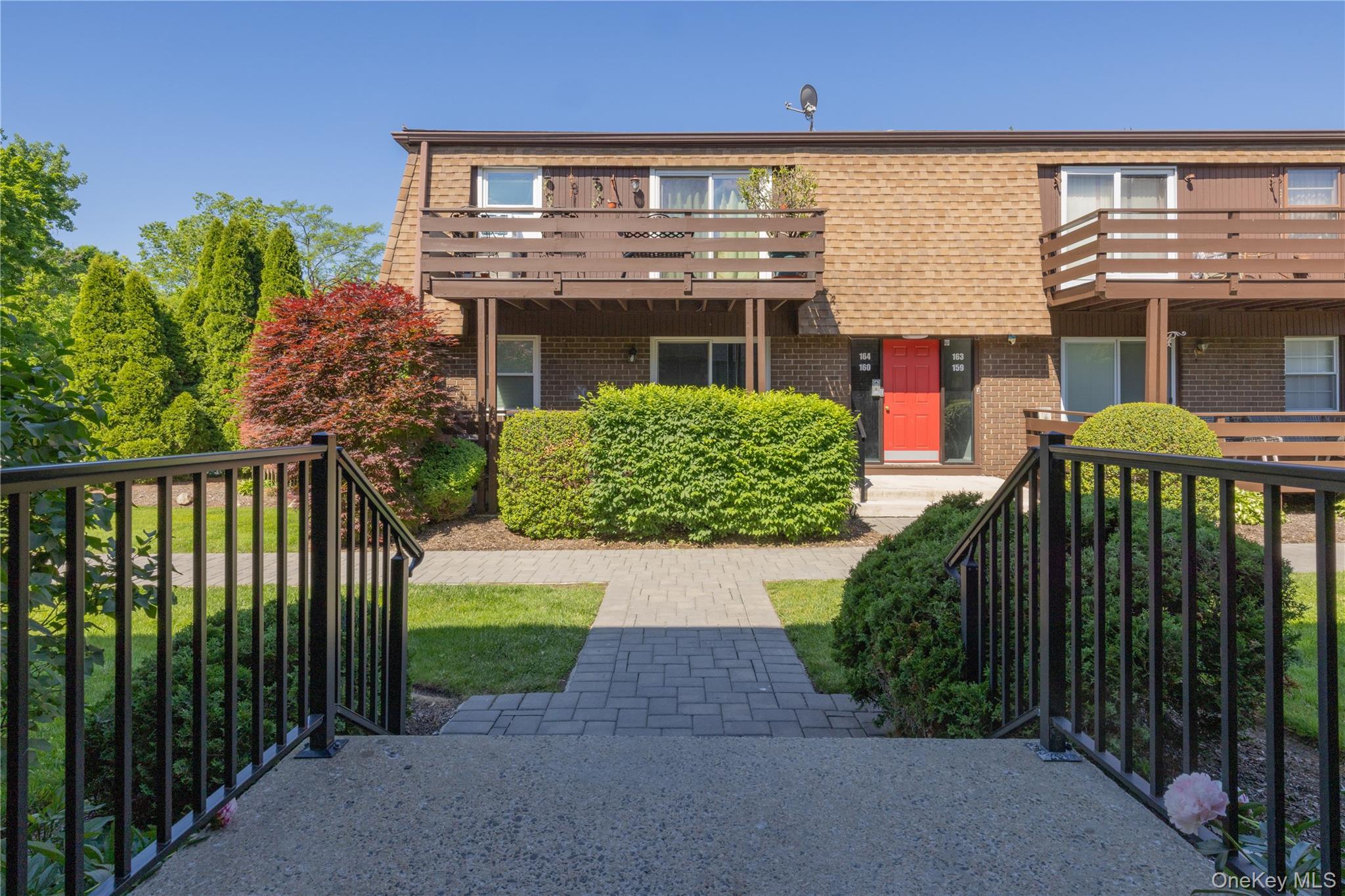 145 New Holland Village