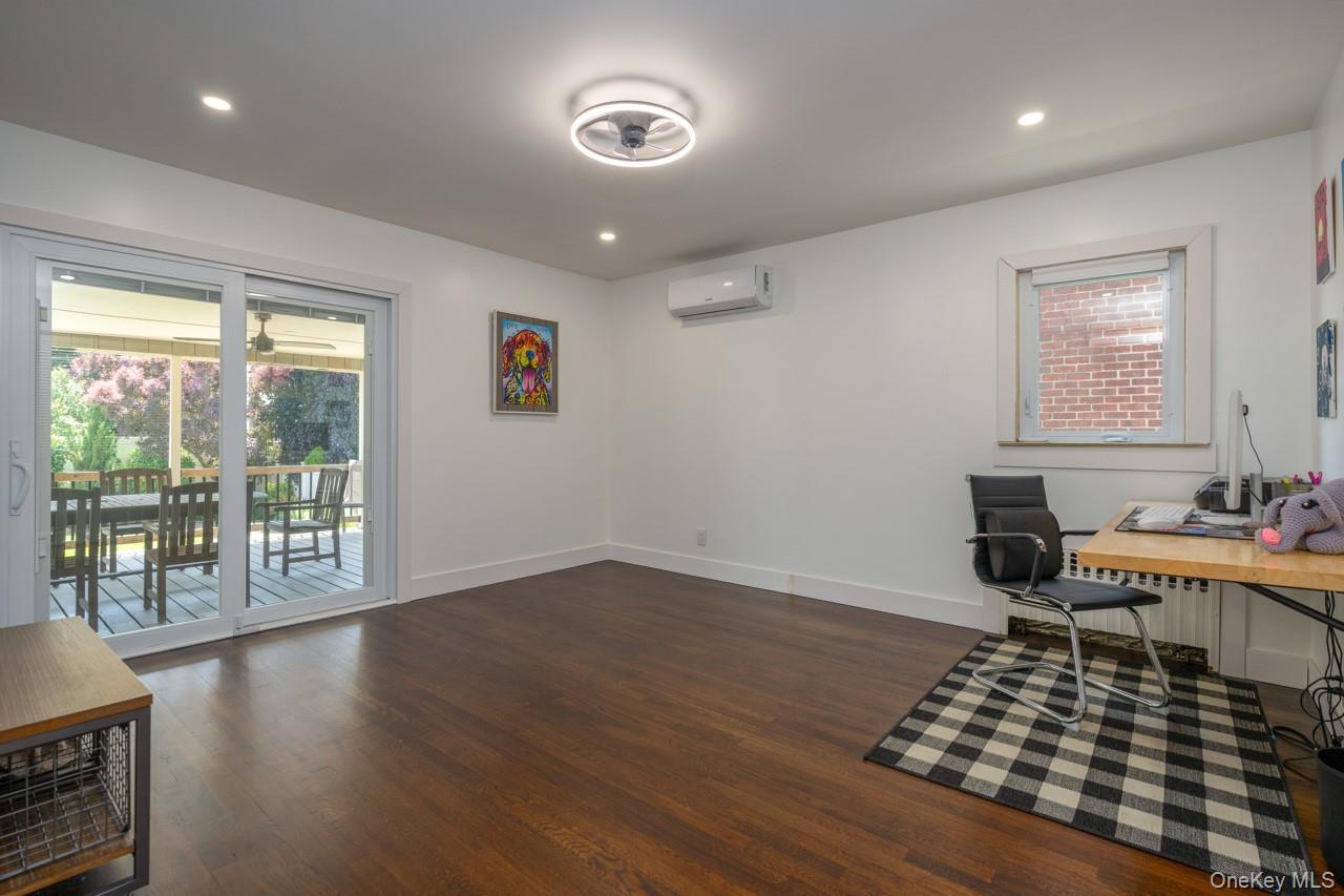 933 Third Avenue