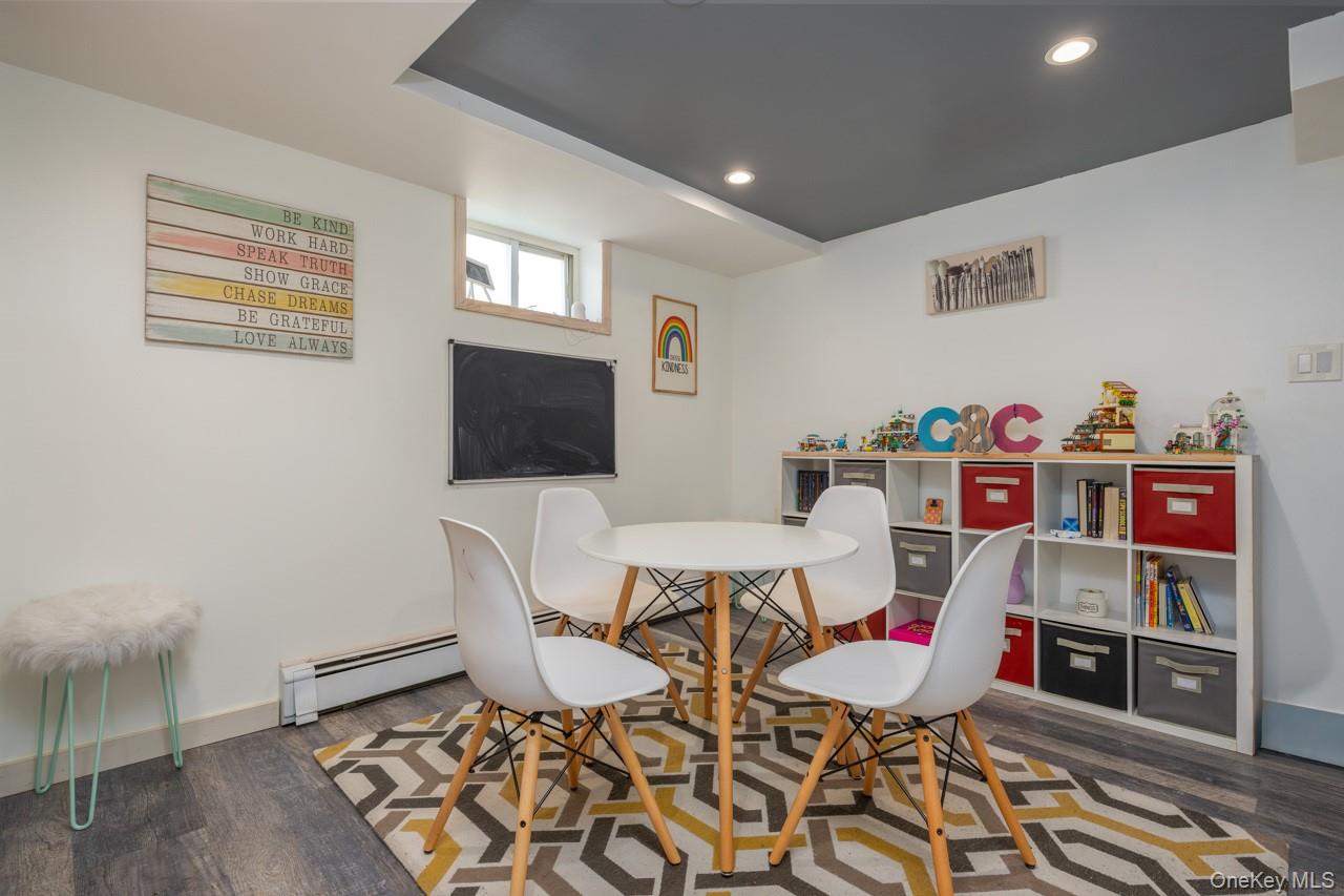 933 Third Avenue