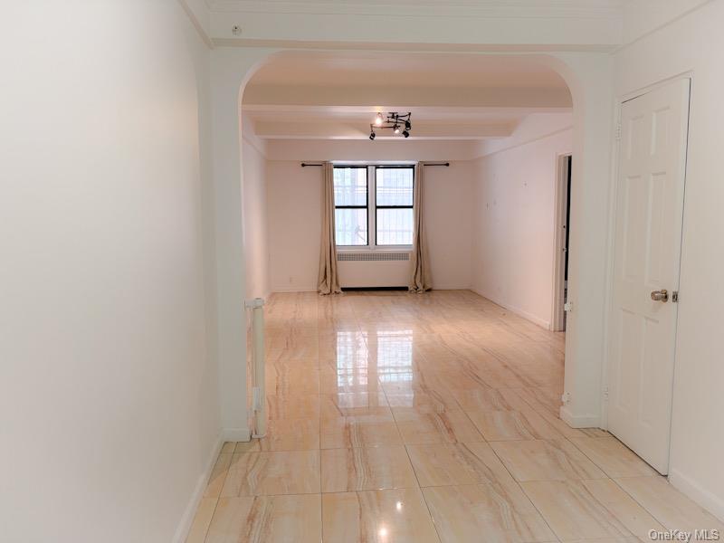 420 W 206th Street Unit: 1E