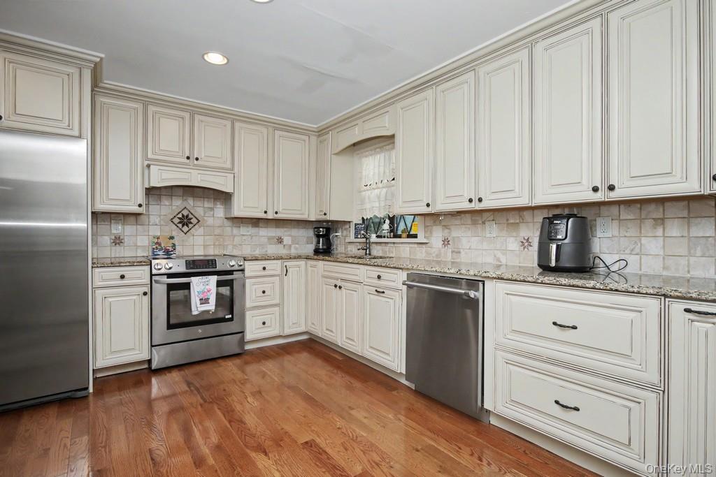 636 Sierra Vista Lane