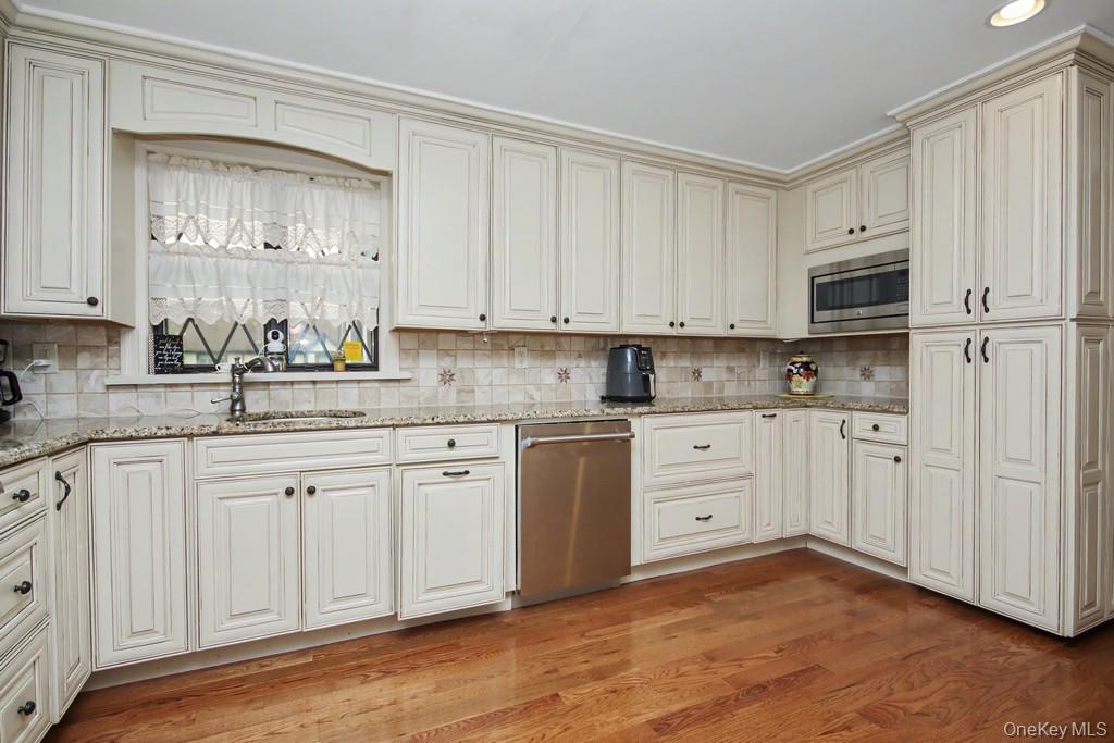 636 Sierra Vista Lane