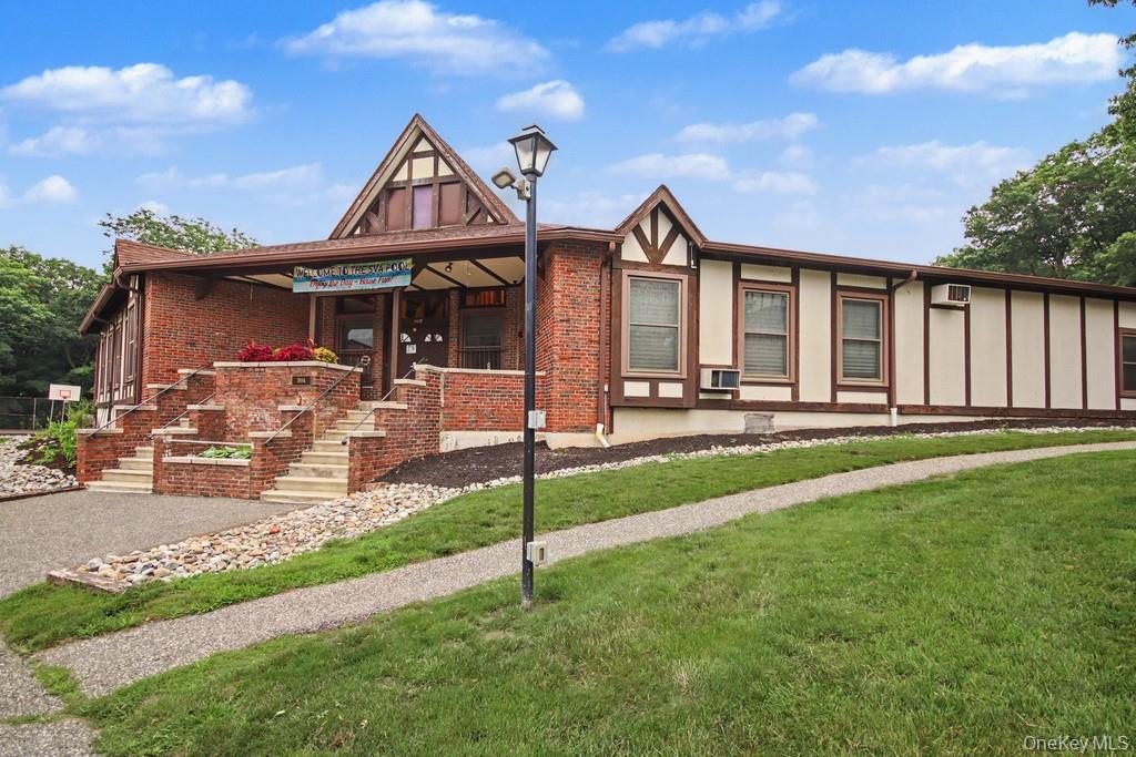 636 Sierra Vista Lane