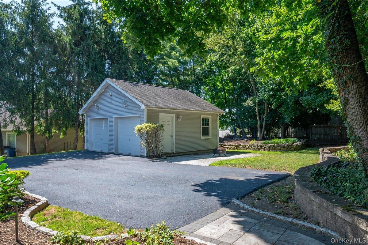 76 Smith Avenue