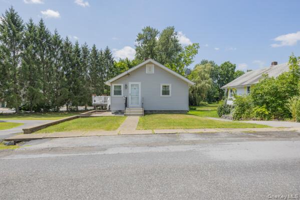 8 Murray Avenue