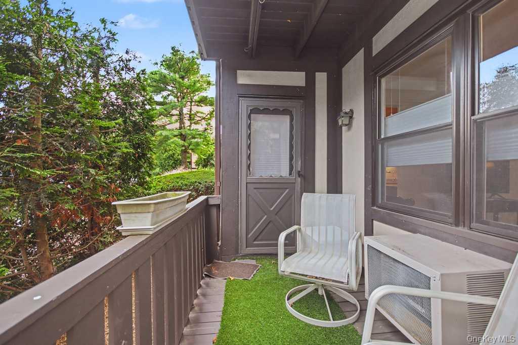 969 Sierra Vista Lane