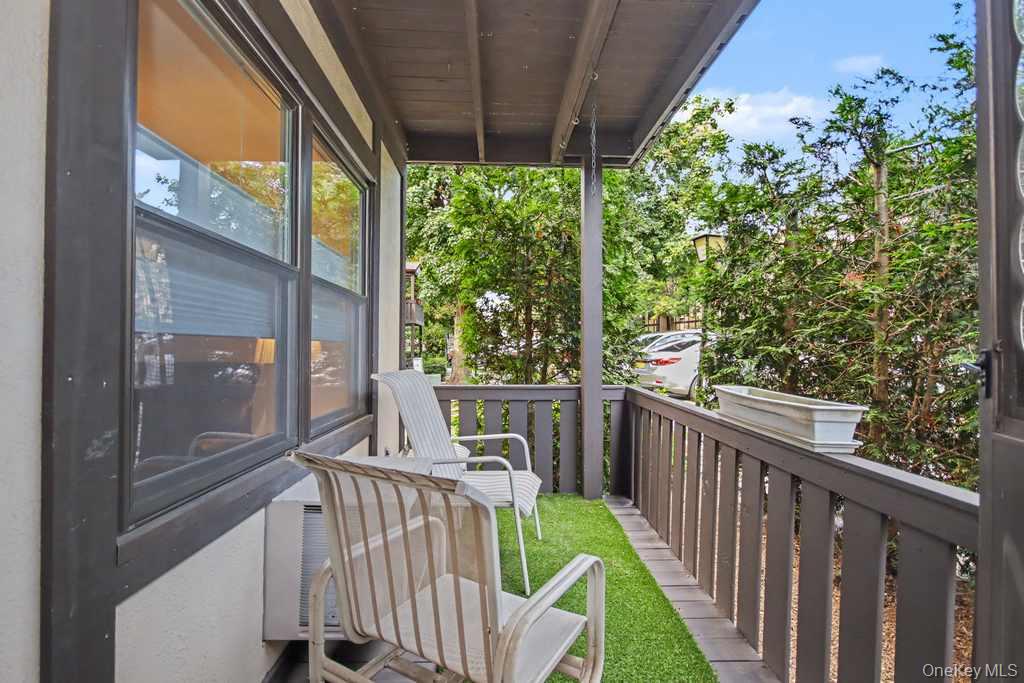 969 Sierra Vista Lane